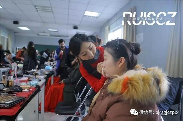 瑞尚创美化妆学校实习活动