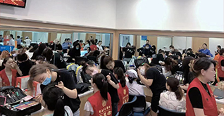 威海市抗击疫情表彰大会—市里医院化妆造型后台